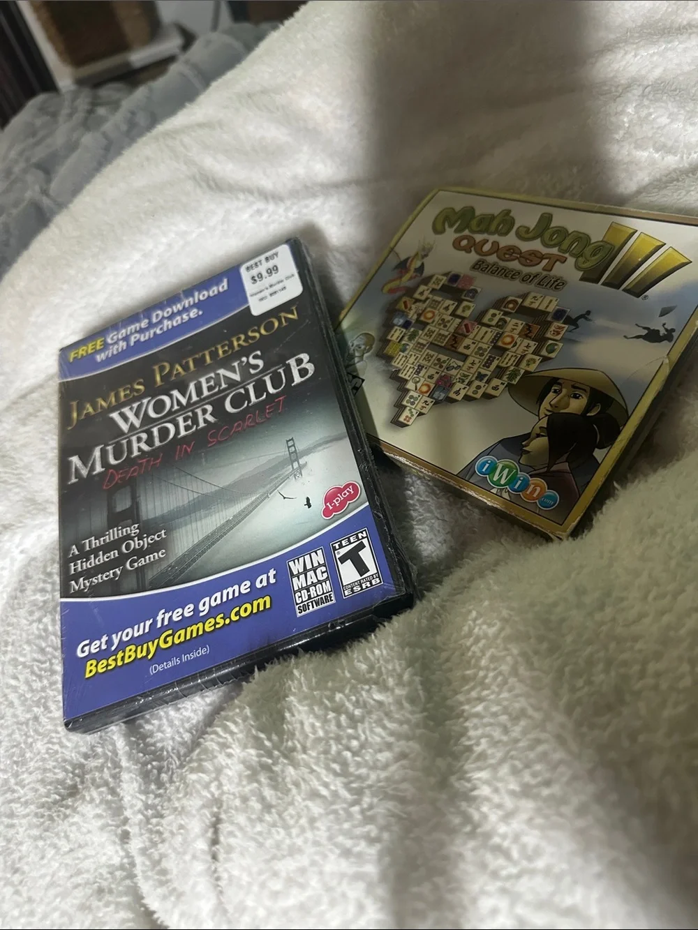 Women's Murder ClubDepth in Scarlet(NWT) PC Game & Mah Jong Quest-used